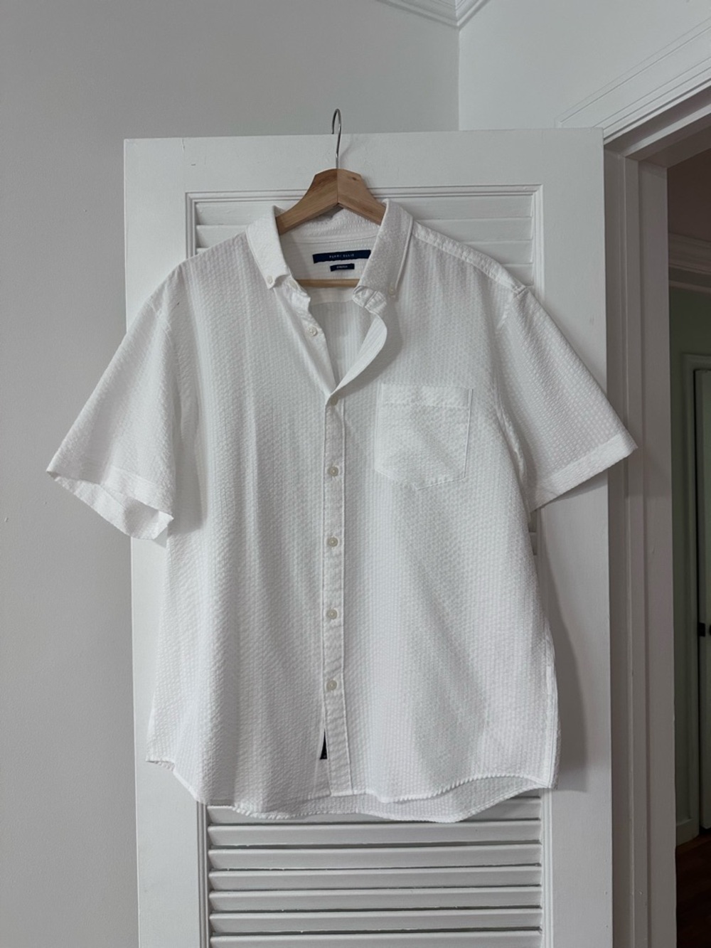 Perry Ellis Stretch Seersucker Short Sleeve Button-Down Shirt — Size L